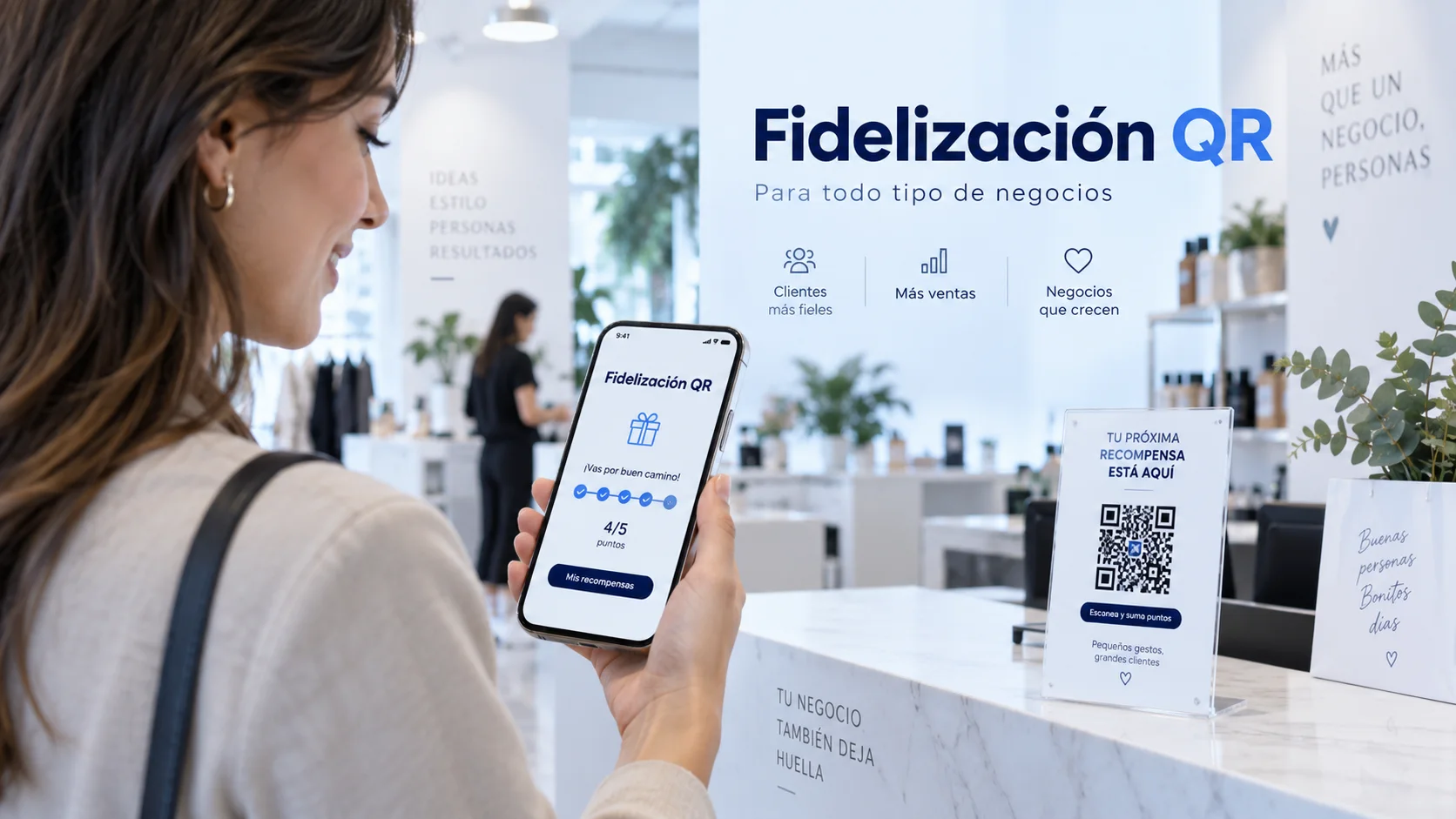 Cliente consultando una propuesta de Fidelización QR en un comercio
